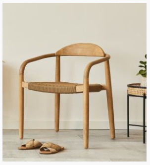 Why Curved Wooden Chairs Work in Modern Dining Spaces